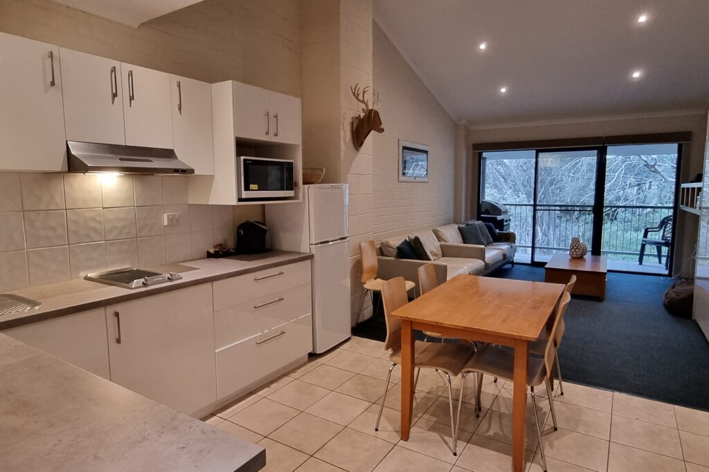Cedarwood Apartments Apartment 18