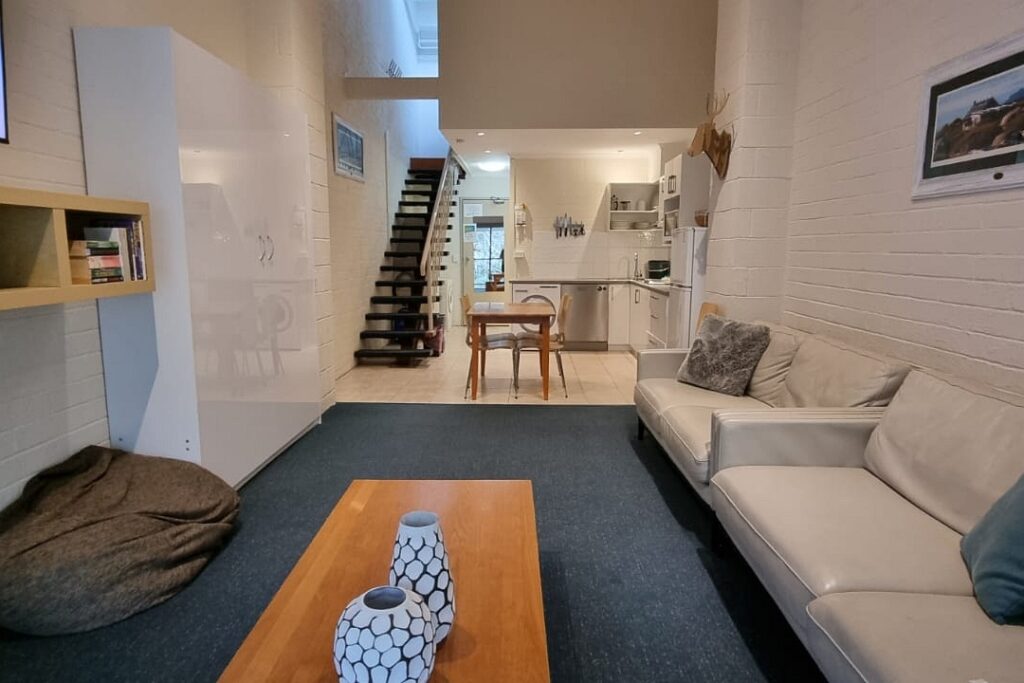 Cedarwood Apartments Apartment 18