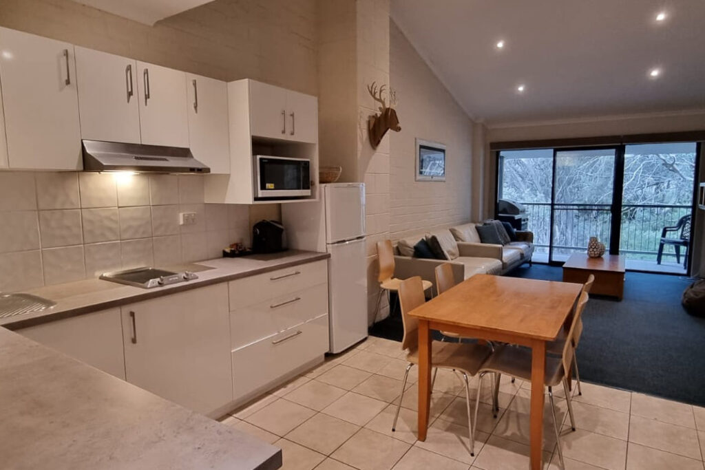 Cedarwood Apartments Apartment 18