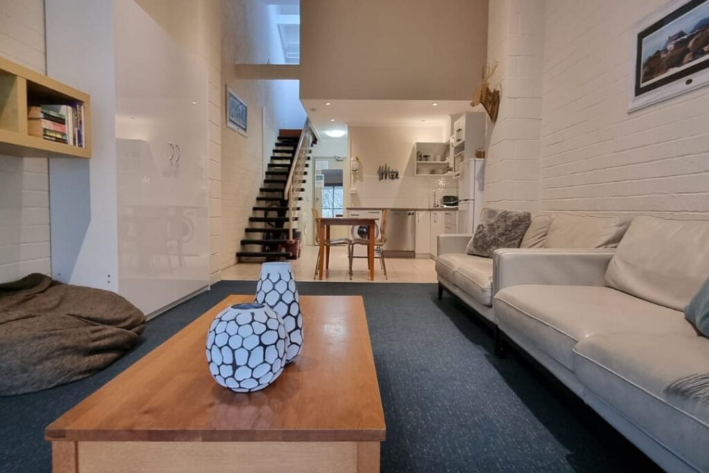 Cedarwood Apartments Apartment 18