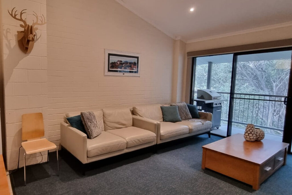 Cedarwood Apartments Apartment 18