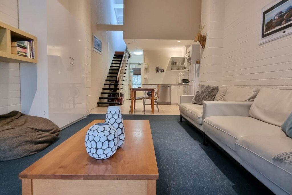 Cedarwood Apartments Apartment 18