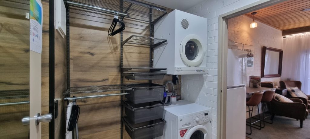 Apt 04 Laundry
